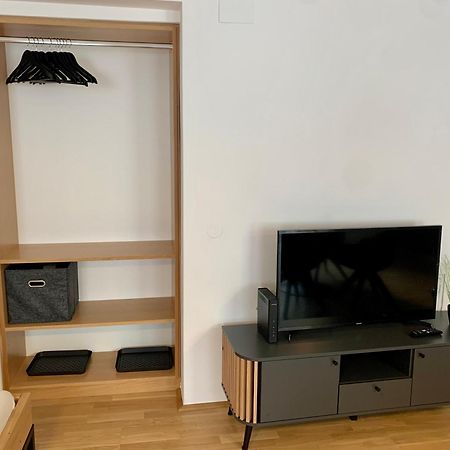 Air-Conditioned, Quiet Apartment With A Terrace In Center Of St Poelten - Smart Tv Sankt Poelten Exterior foto