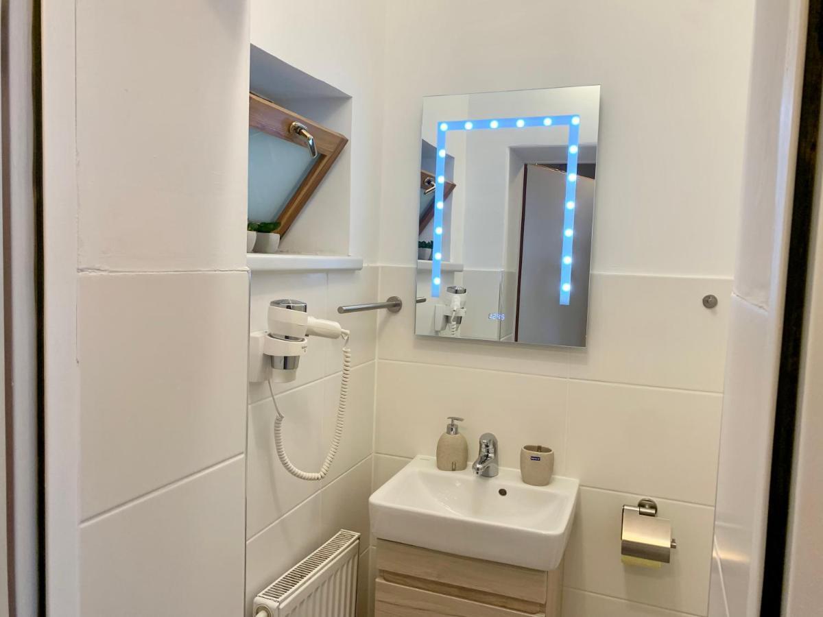Air-Conditioned, Quiet Apartment With A Terrace In Center Of St Poelten - Smart Tv Sankt Poelten Exterior foto
