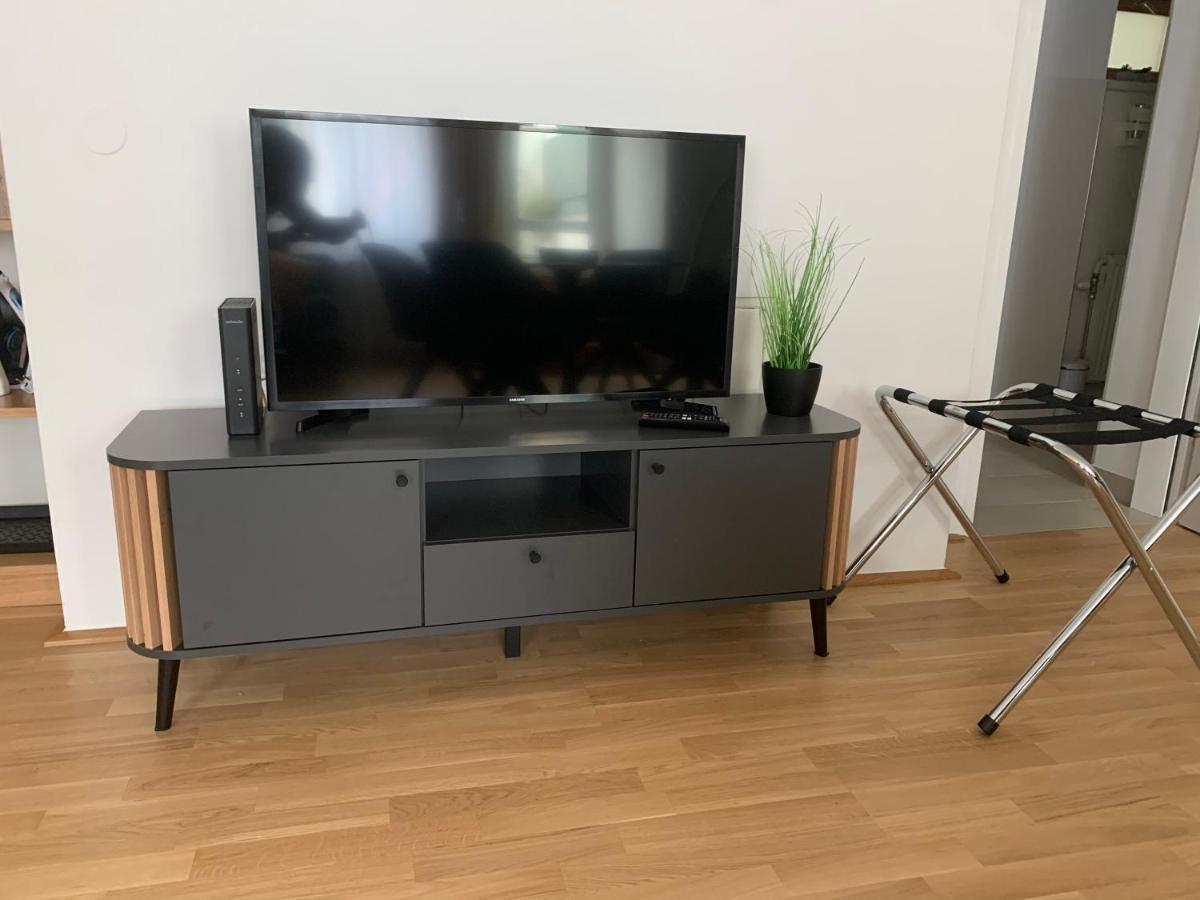 Air-Conditioned, Quiet Apartment With A Terrace In Center Of St Poelten - Smart Tv Sankt Poelten Exterior foto